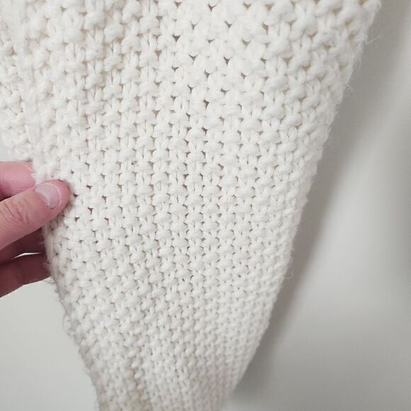Old Navy Cream Infinity Knit Scarf - Picture 3 of 3